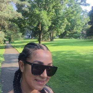 Saint Laurent SL 1 022 59 Sunglasses in Black.